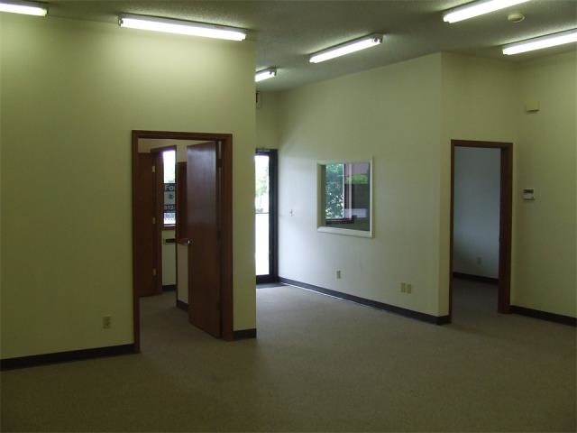 More Photos Of 3271-3275 S 3rd Pl, Terre Haute Office For Lease