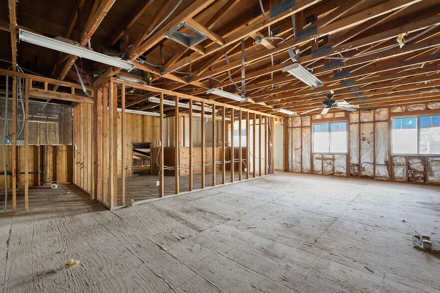 More Photos Of 200 E 19th St, Bakersfield Manufacturing For Sale