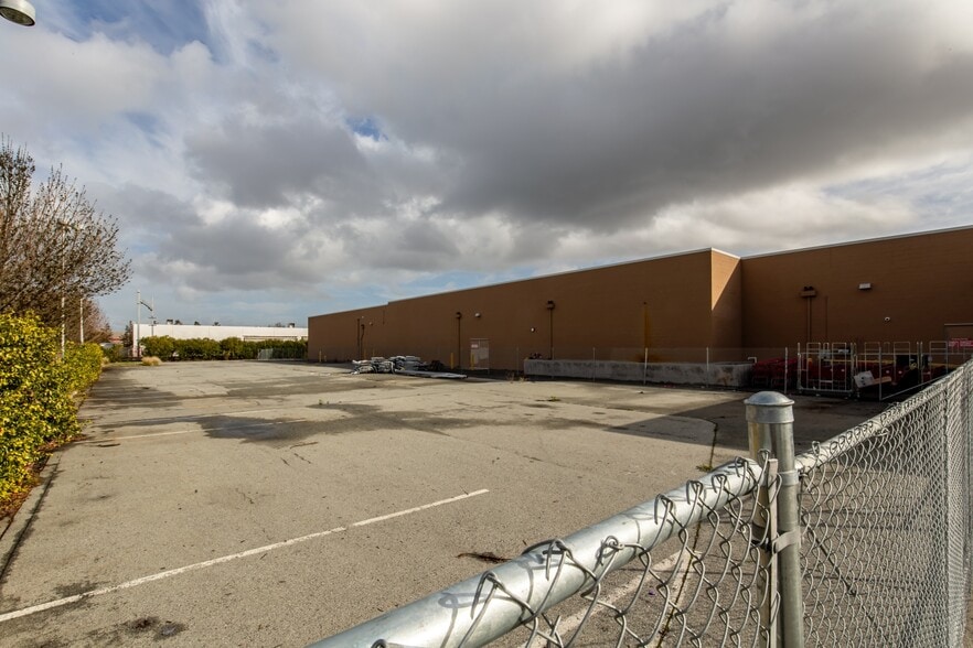 More Photos Of 150 Charter St, Redwood City Land For Sale