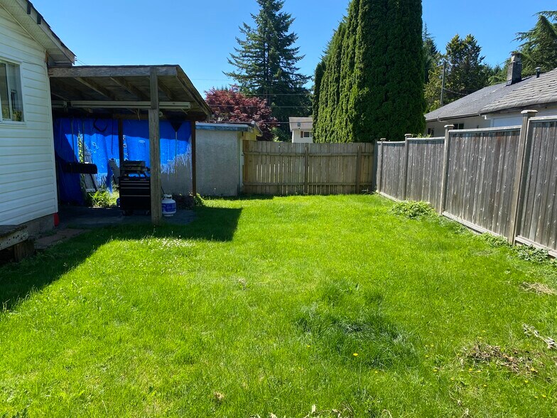 More Photos Of 7419 Wren St, Mission General Retail For Sale