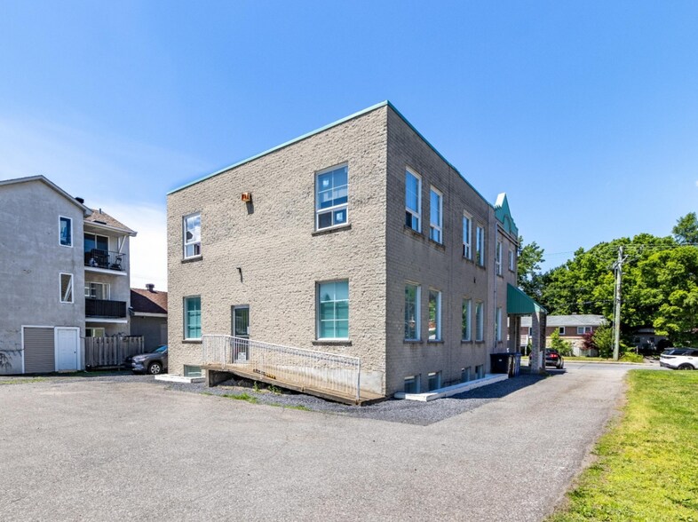 More Photos Of 1226 Ch Du Coteau-Rouge, Longueuil Office For Sale