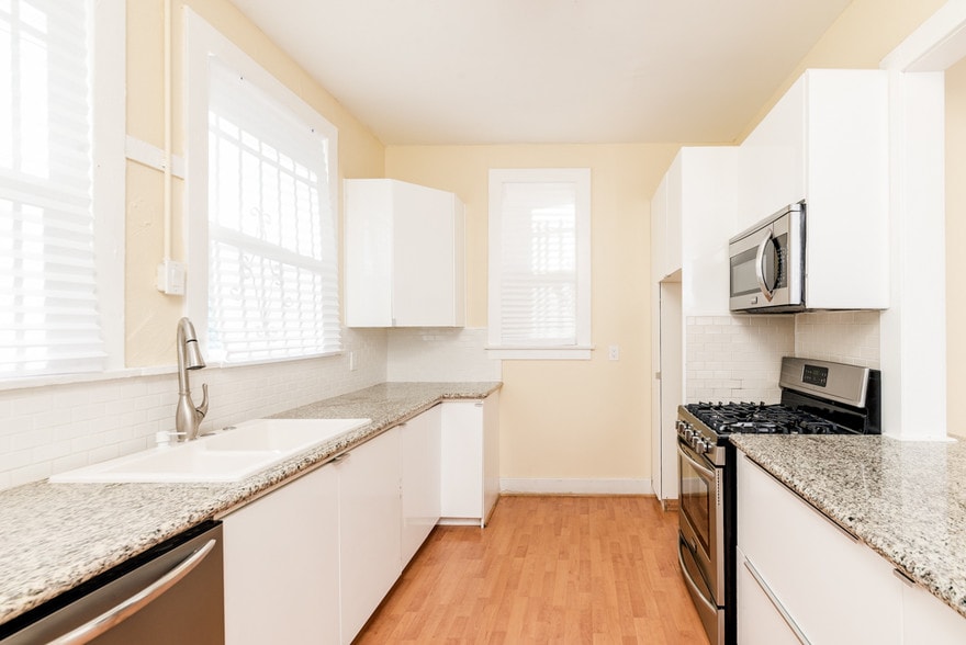 More Photos Of 2942 W 12th St, Los Angeles Apartments For Sale