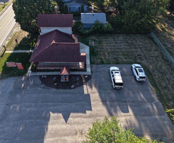 More Photos Of 620 W Commerce Rd, Commerce Township Medical For Sale
