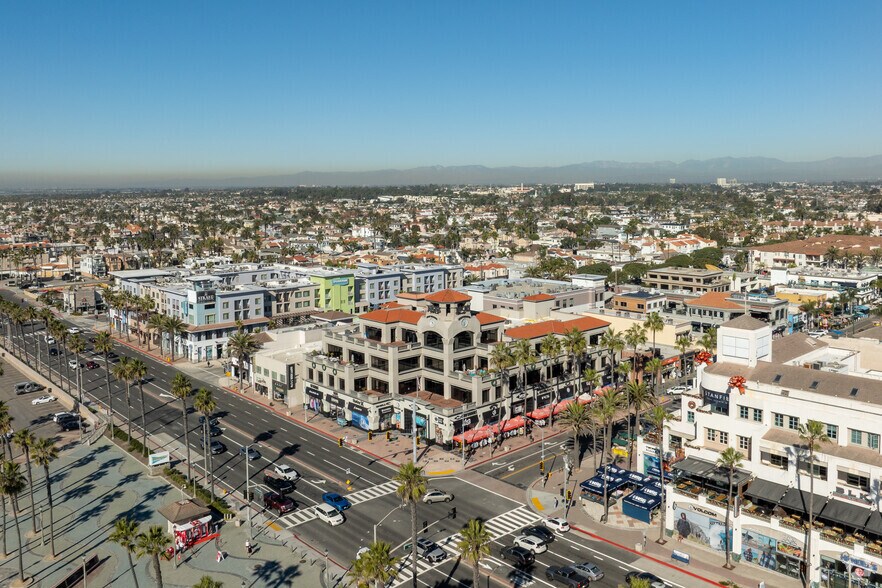 More Photos Of 101 Main St, Huntington Beach Office For Lease