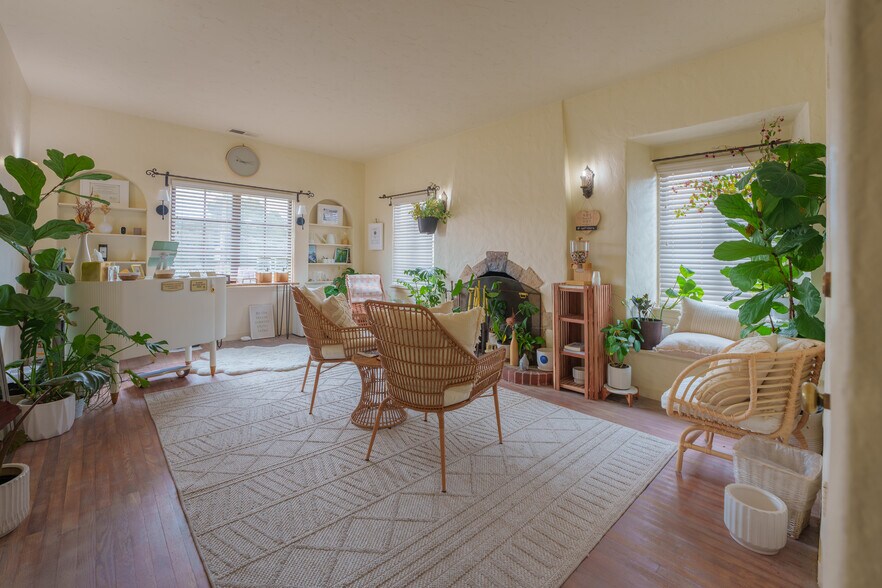 More Photos Of 158 Central Ave, Salinas Office Residential For Sale