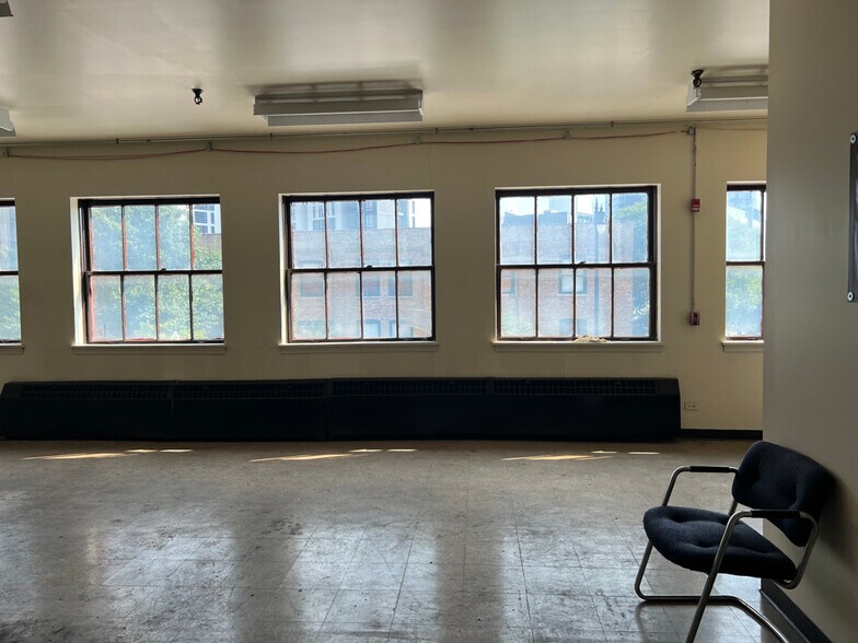 More Photos Of 1410-1440 N Kingsbury St, Chicago Manufacturing For Lease