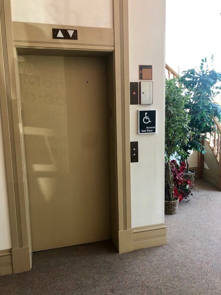 More Photos Of 424 Washington St, Columbus Loft Creative Space For Lease