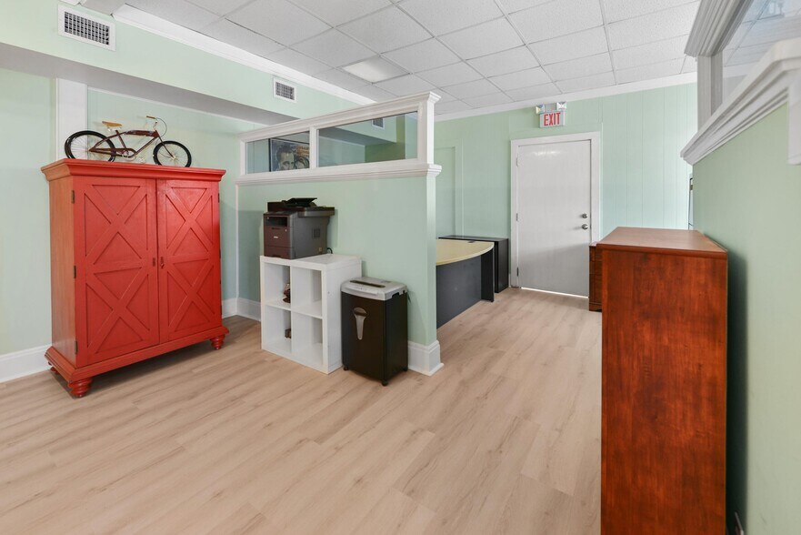 More Photos Of 828 White St, Key West Office For Lease