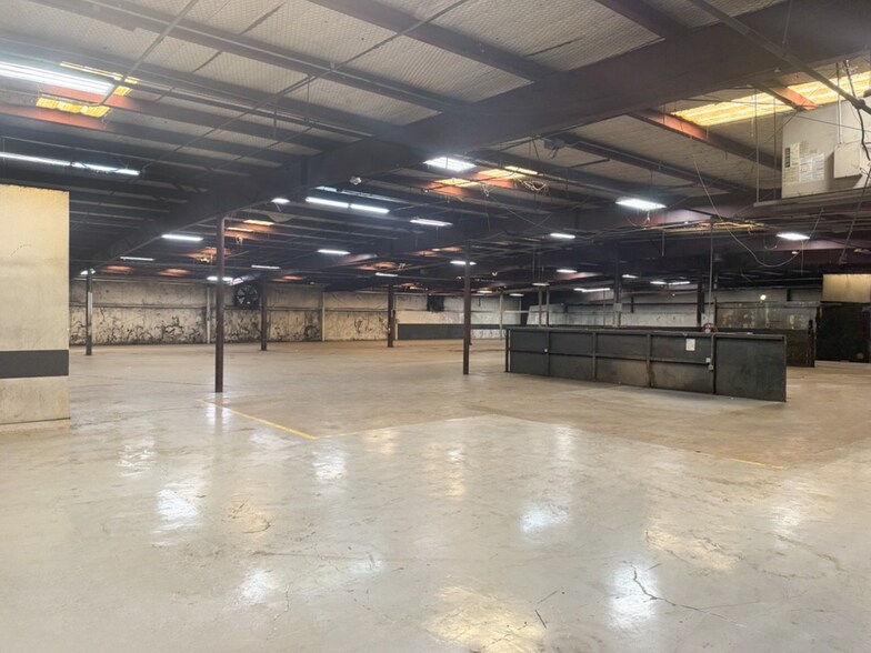 More Photos Of 2939 W Pecan St, Pflugerville Warehouse For Lease