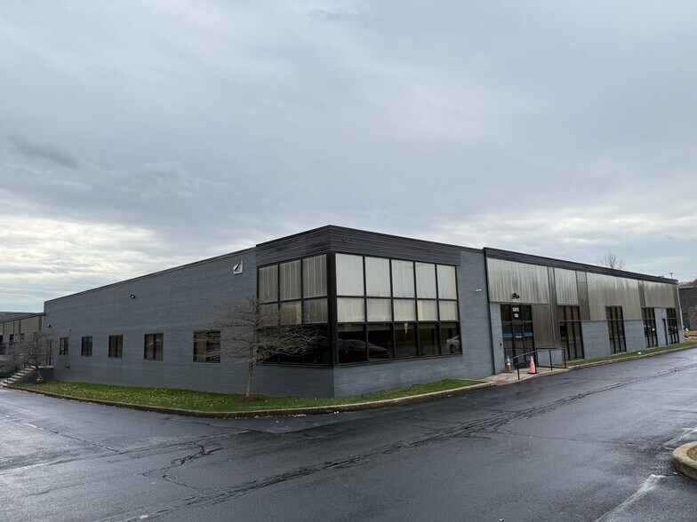 More Photos Of 307 23rd Street Ext, Sharpsburg Industrial For Lease