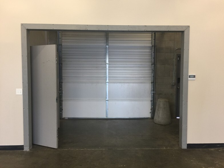 More Photos Of 386 N Redwood Rd, North Salt Lake Storefront For Lease