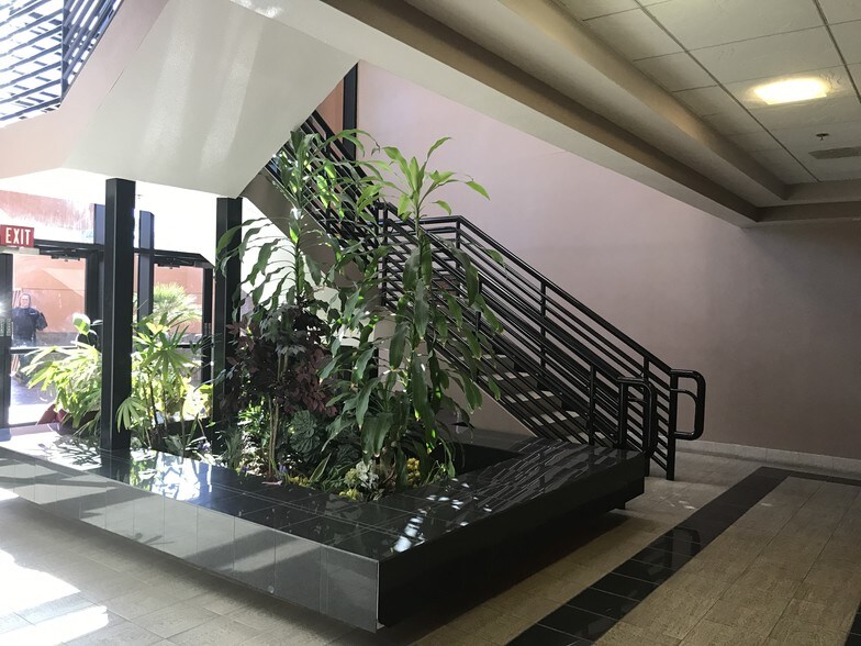 More Photos Of 1700 W Horizon Ridge Pky, Henderson Office For Lease