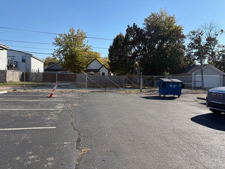 More Photos Of 1415 Shelby St, Indianapolis Office For Sale