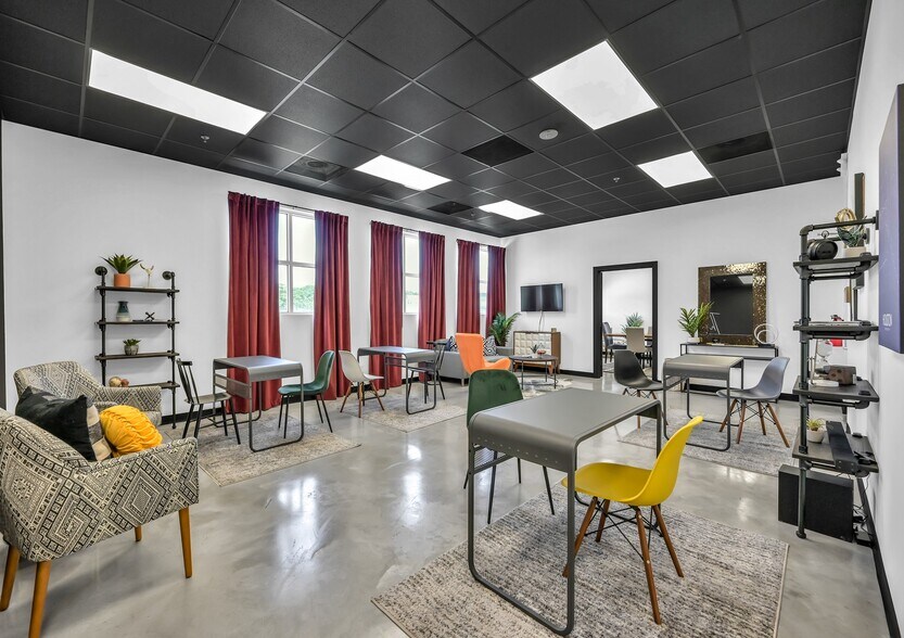 More Photos Of 525 Woodland Square Blvd, Conroe Coworking Space