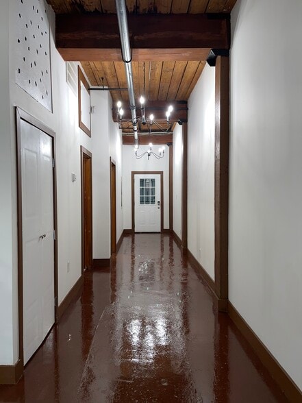 More Photos Of 555 Whitehall St SW, Atlanta Distribution For Lease