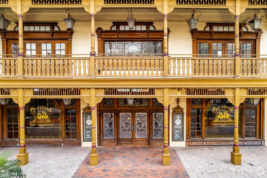 More Photos Of 128 W Church St, Orlando Bar For Lease