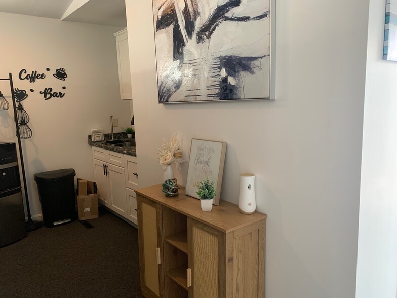 More Photos Of 1155 Newport Ave, Pawtucket Medical For Sale