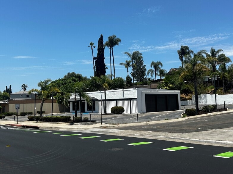 More Photos Of 7658 University Ave, La Mesa Auto Dealership For Lease