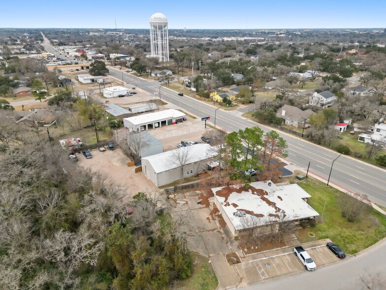 More Photos Of 3828 S College Ave, Bryan Office For Sale
