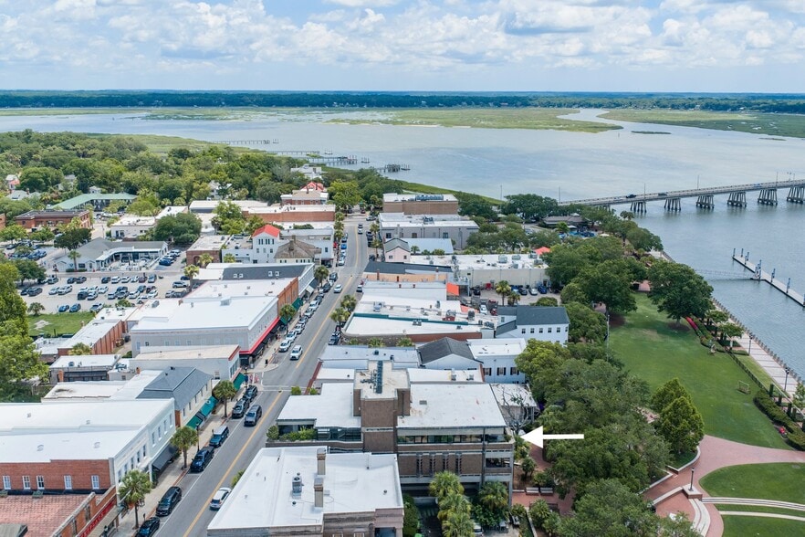More Photos Of 916 Bay St, Beaufort Office For Sale