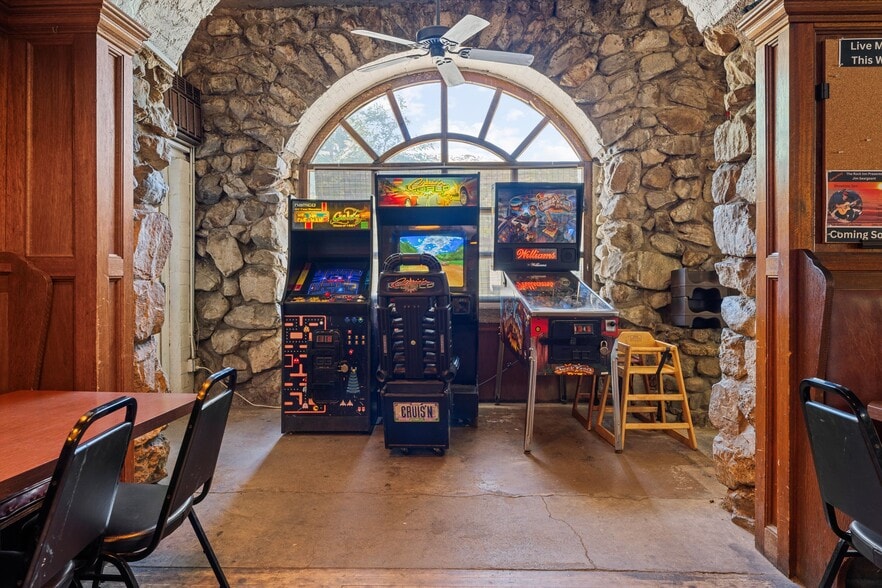 More Photos Of 17539 Elizabeth Lake Rd, Lake Hughes Hotel For Sale