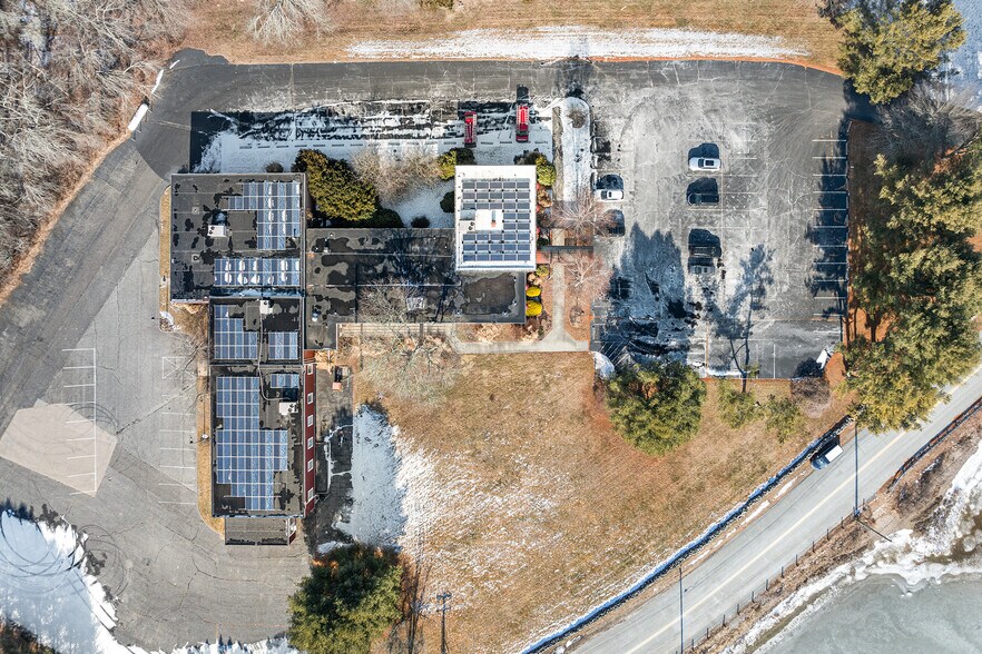 More Photos Of 107 Wilcox Rd, Stonington Loft Creative Space For Lease