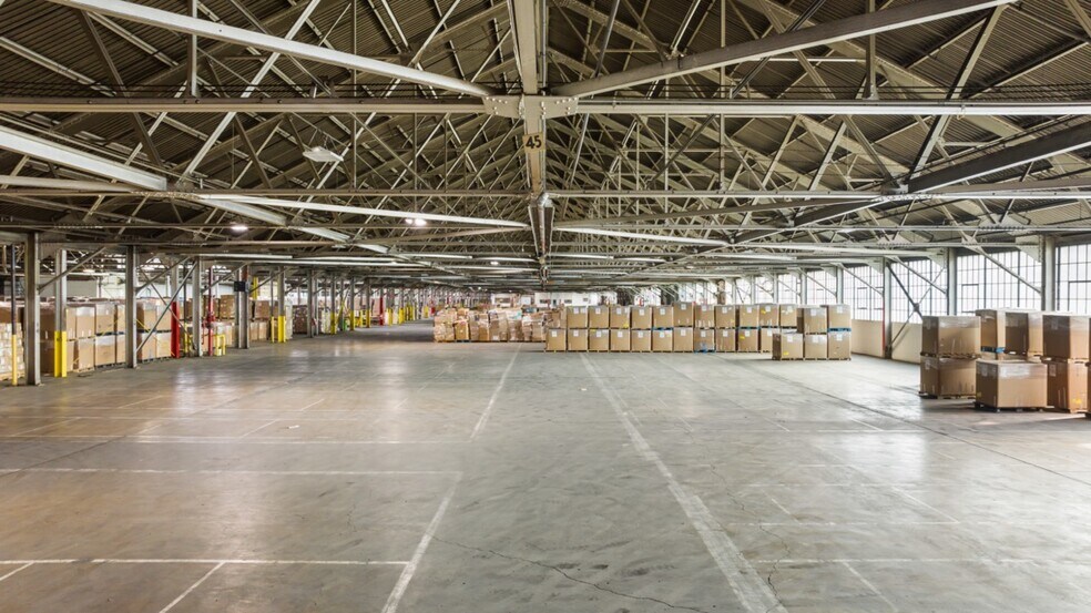 More Photos Of 16123 Armour St NE, Alliance Warehouse For Lease