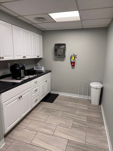 More Photos Of 99 Danville Corner Rd, Auburn Office For Lease