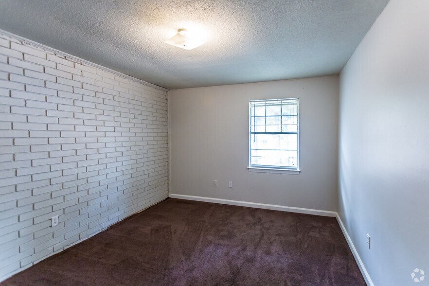 More Photos Of 2295 Candlewyck Cir, Memphis Apartments For Sale