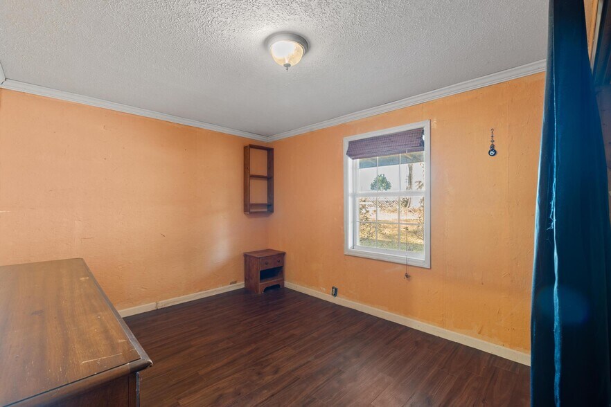 More Photos Of 607 Butts Mill Rd, Pine Mountain General Retail For Sale