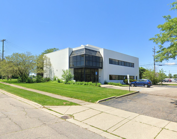 Primary Photo Of 44060 Woodward Ave, Bloomfield Hills Medical For Lease