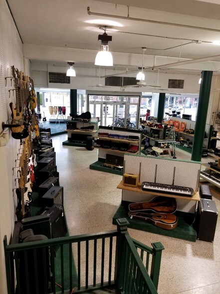 More Photos Of 1150 Central Ave, Middletown Freestanding For Sale