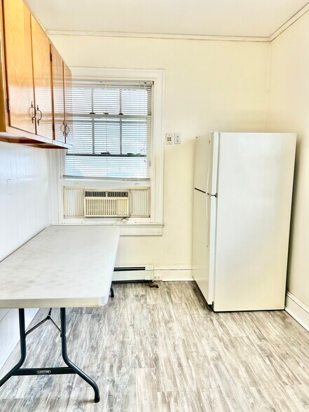 More Photos Of 5904 Harford Rd, Baltimore Office Residential For Sale