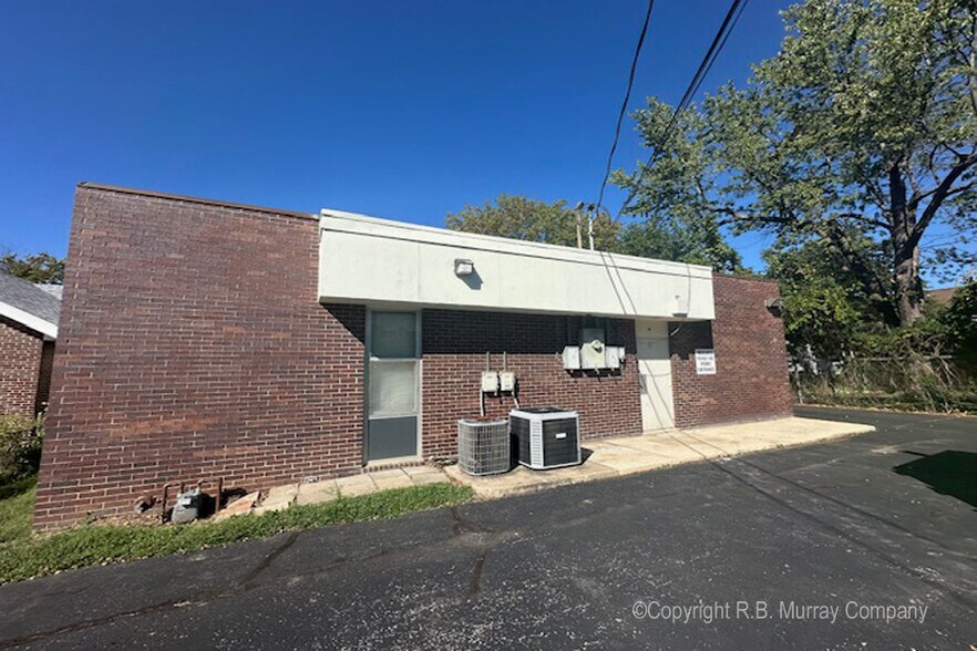 More Photos Of 1614 N Benton Ave, Springfield Office For Sale