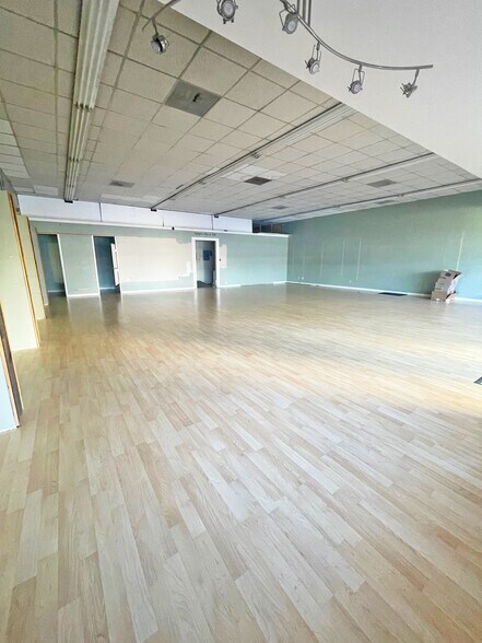 More Photos Of 3303 State St, Santa Barbara General Retail For Lease