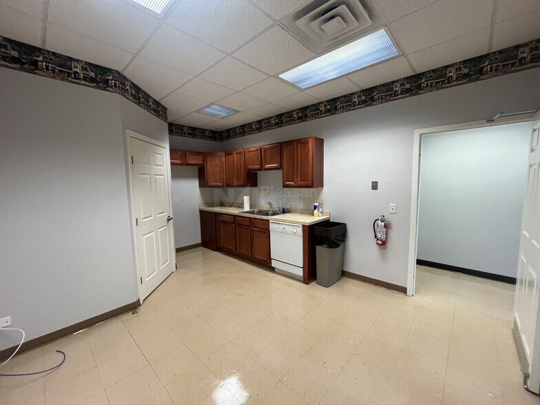 More Photos Of 13680 Cleveland Ave NW, Uniontown Office For Lease