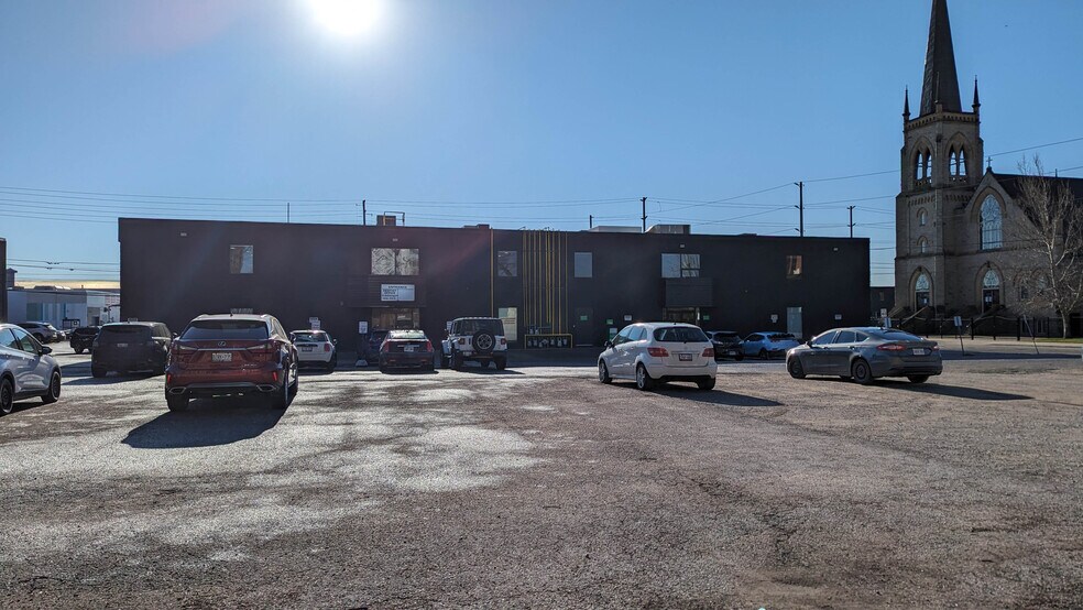 More Photos Of 700 York St, London Office For Lease