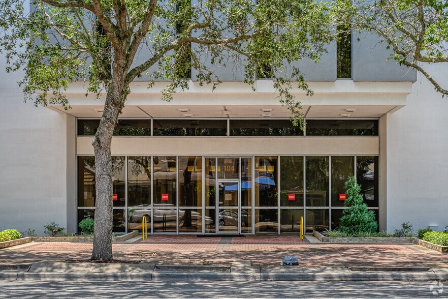 More Photos Of 104 N Main St, Gainesville Office For Lease