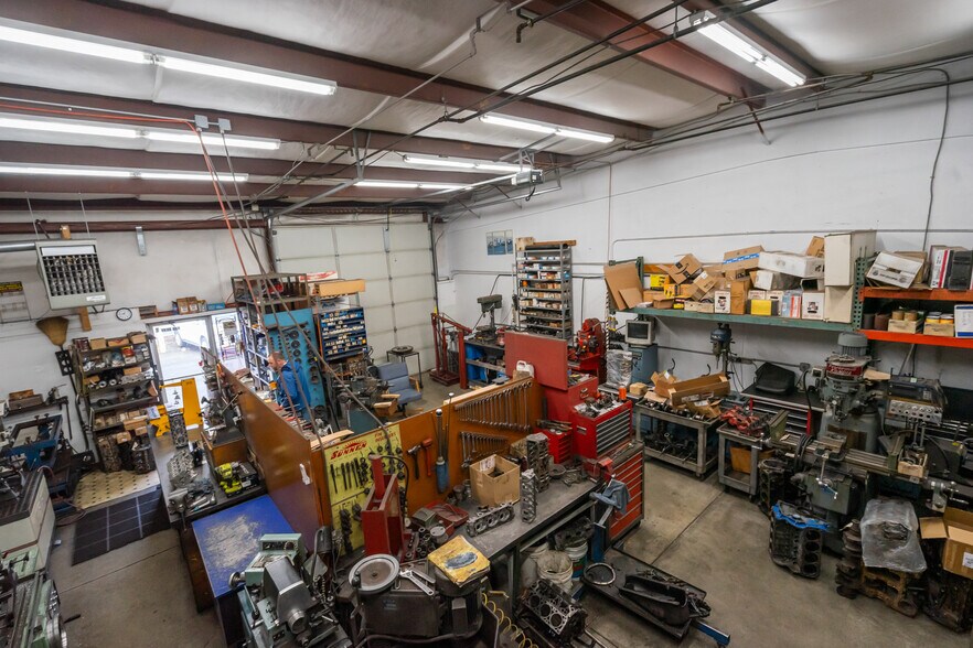 More Photos Of 999 N 1st St, Silverton Freestanding For Sale