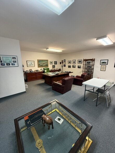 More Photos Of 8401 Mantle Ave, Oklahoma City Manufacturing For Sale