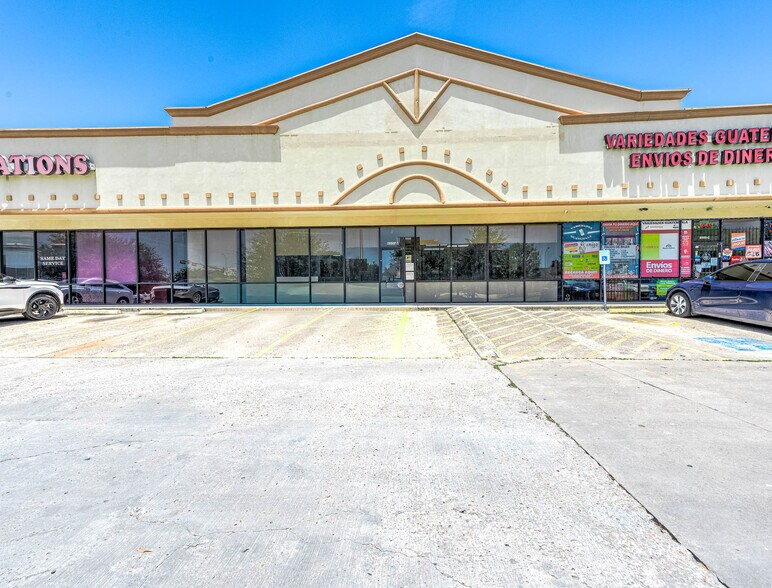 More Photos Of 8530 S Braeswood Blvd, Houston Freestanding For Lease