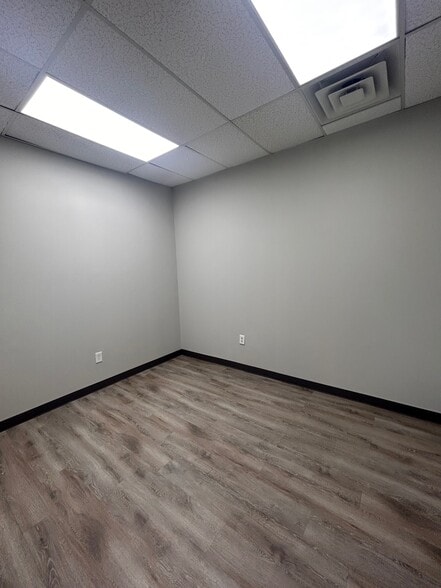 More Photos Of 1785 E Park Place Blvd, Stone Mountain Unknown For Lease