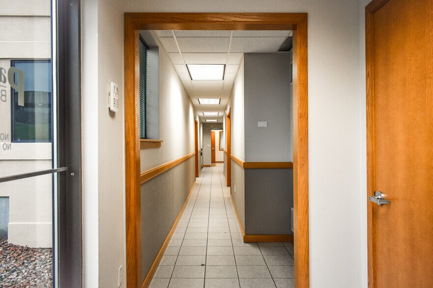 More Photos Of 1110 N Center Pky, Kennewick Office For Lease