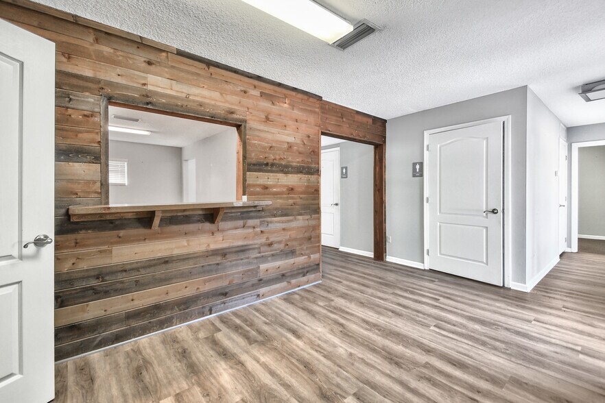 More Photos Of 2968 Rainbow Rd, Jacksonville Medical For Lease