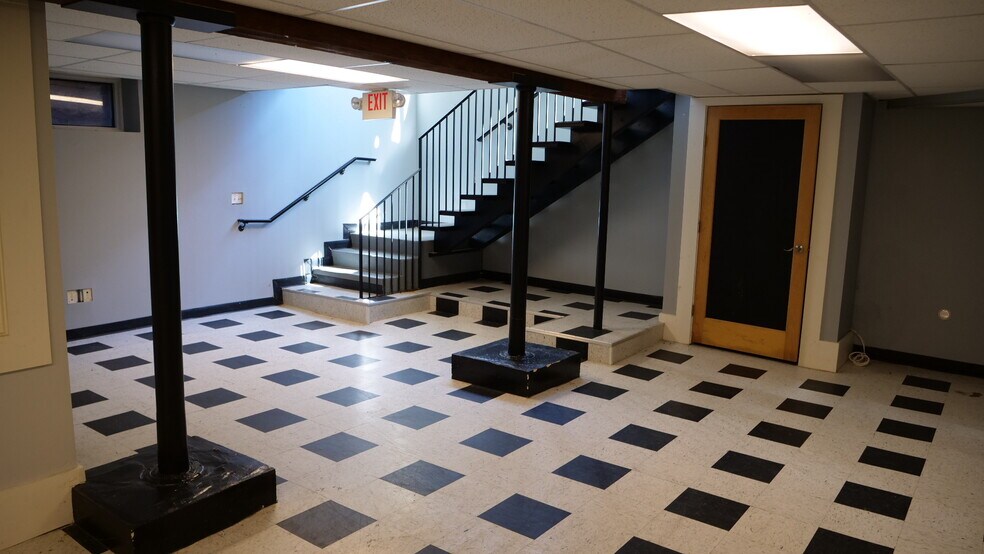 More Photos Of 843 Rice St, Saint Paul Storefront Retail Residential For Lease