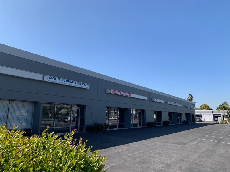 More Photos Of 1830-1846 S Grand Ave, Santa Ana Light Distribution For Lease