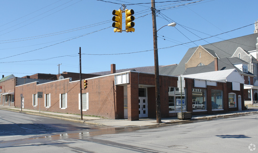 Primary Photo Of 5 W Shirley St, Mount Union Freestanding For Lease