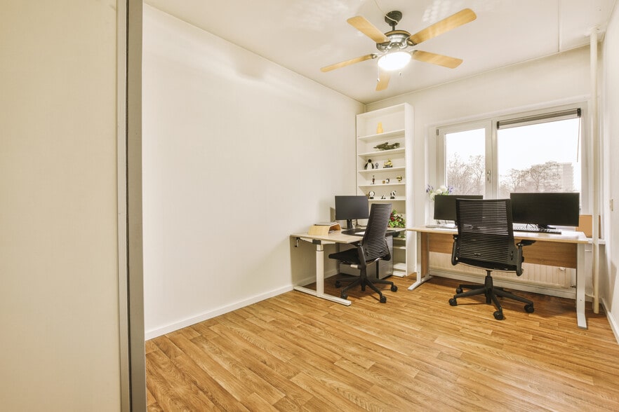 More Photos Of 13455 Ventura Blvd, Sherman Oaks Storefront Retail Office For Lease
