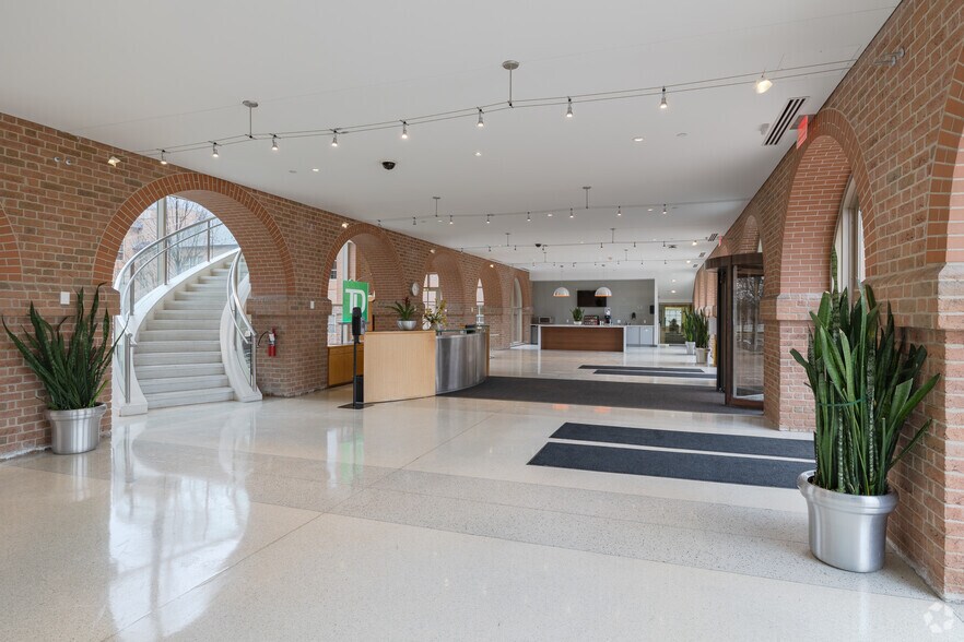 More Photos Of 27777 Inkster Rd, Farmington Hills Office For Lease