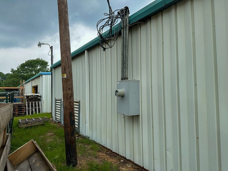 More Photos Of 101 Anvil St, Jacksonville Warehouse For Sale